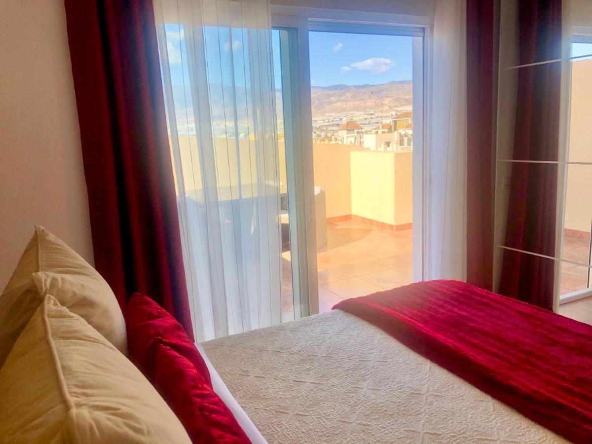 Atico Deluxe Entre Centro Y Playa Salinas Con Terraza, Wifi, Piscina Climatizada, Gym, Sauna Y Garaje -Smart Tv 滨海罗克塔斯 外观 照片